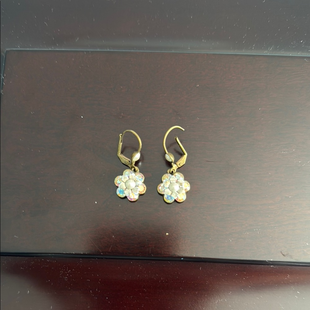 Elegant Gold colored Flower Earrings